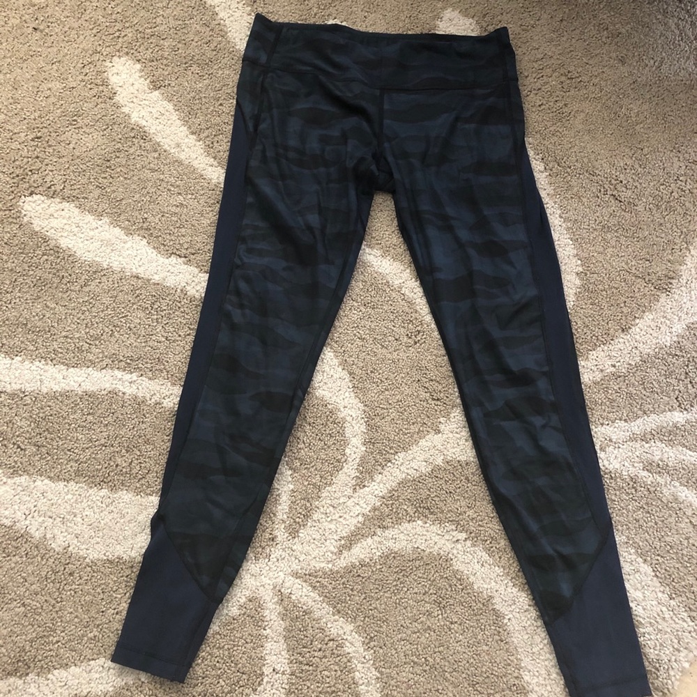 Lululemon lotus blue camo oil slick legging sz12